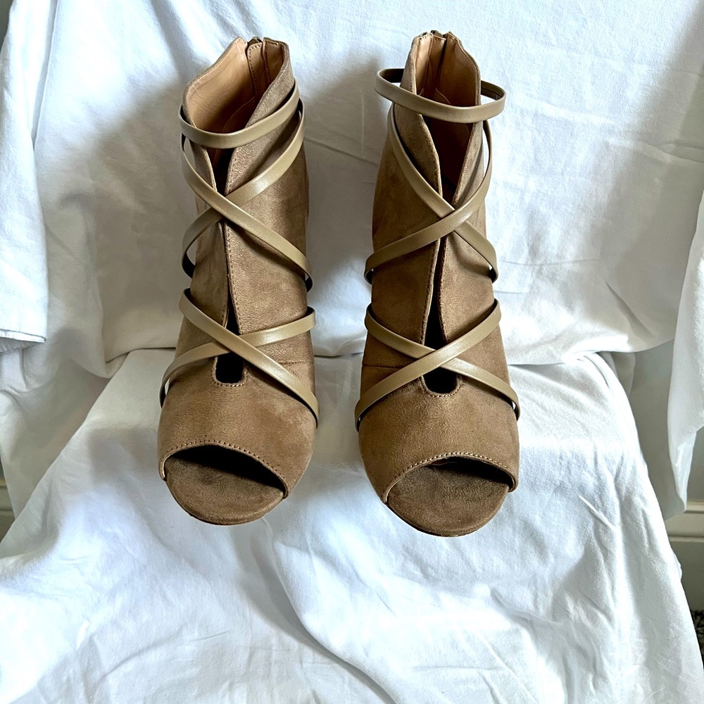 Journee, Women’s Size 11, Tan/Taupe, strappy booties